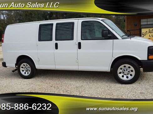 Used 2010 Chevrolet Express 1500 image 15