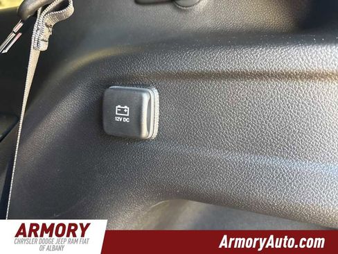 New 2025 Jeep Grand Cherokee L Altitude image 31