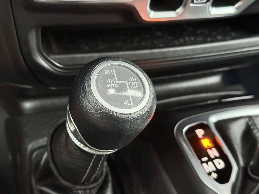 Used 2024 Jeep Wrangler Unlimited w/ Convenience Group AWD/4WD image 29
