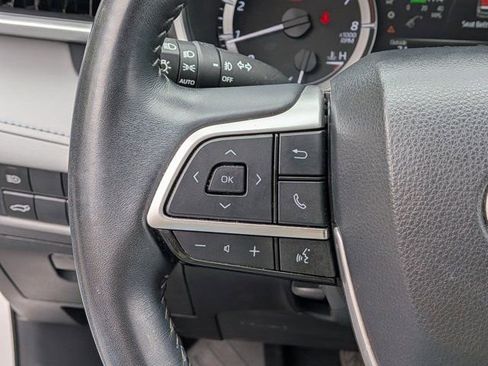 Used 2023 Toyota Highlander XLE AWD/4WD image 18