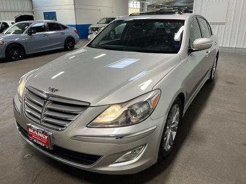 Used 2012 Hyundai Genesis 3.8 w/ Premium Pkg RWD image 7