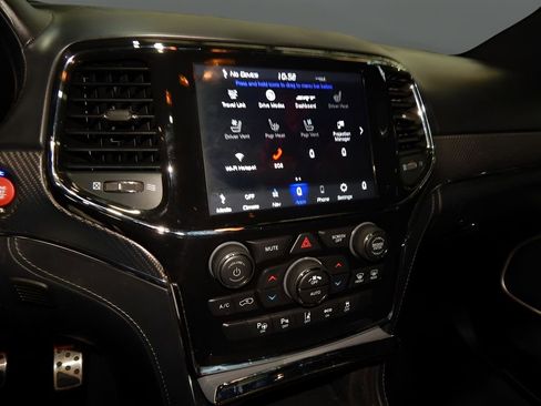 Used 2021 Jeep Grand Cherokee SRT image 24