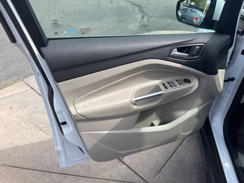 Used 2016 Ford C-MAX Energi SEL w/ Equipment Group 301A FWD image 21