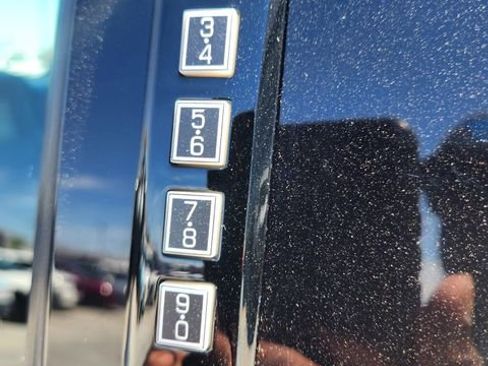 Used 2018 Ford F150 Platinum w/ Technology Package AWD/4WD image 9
