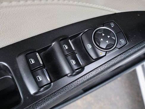 Used 2017 Ford Fusion Energi Titanium FWD image 27