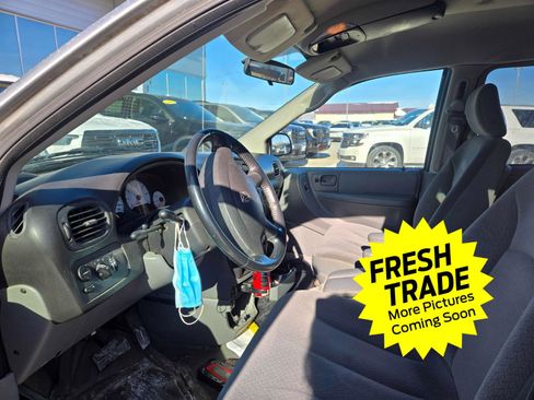 Used 2005 Dodge Grand Caravan SXT image 8