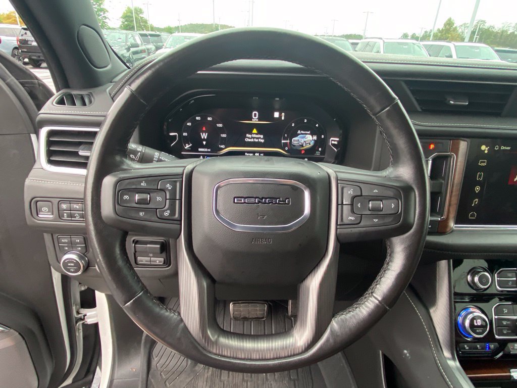 Used 2023 GMC Yukon Denali Ultimate AWD/4WD image 13