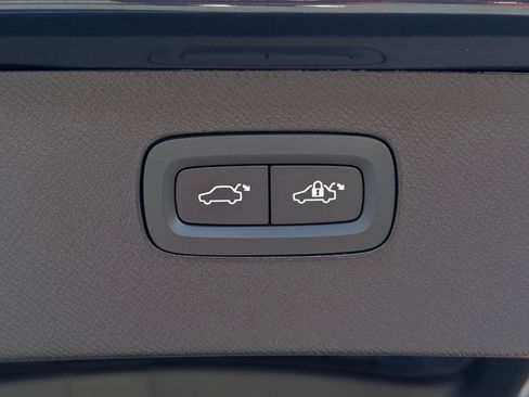 Used 2024 Volvo XC90 B6 Ultimate image 18