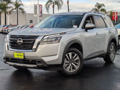 New 2025 Nissan Pathfinder SL w/ Cargo Package