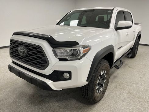 Used 2021 Toyota Tacoma TRD Off-Road w/ Technology Package AWD/4WD image 4