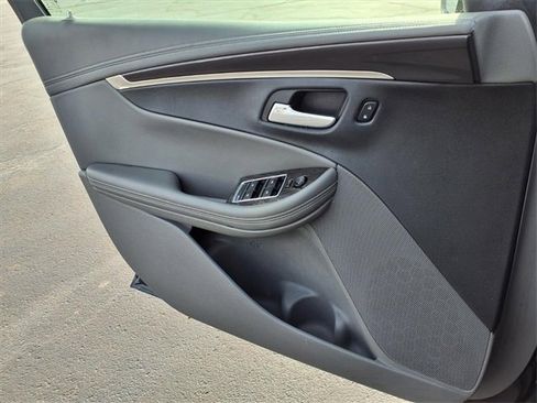 Used 2014 Chevrolet Impala LTZ image 21