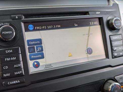 Used 2018 Nissan Titan SL image 26