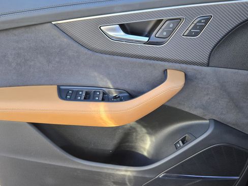 Used 2024 Audi RS Q8 4.0T image 11