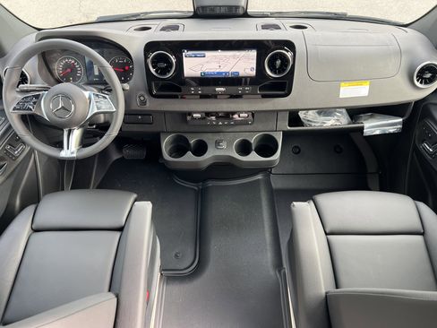 New 2025 Mercedes-Benz Sprinter 2500 image 22