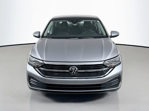 Used 2024 Volkswagen Jetta SE w/ Panoramic Sunroof Package FWD image 6