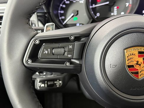 Certified 2026 Porsche Macan AWD/4WD image 17