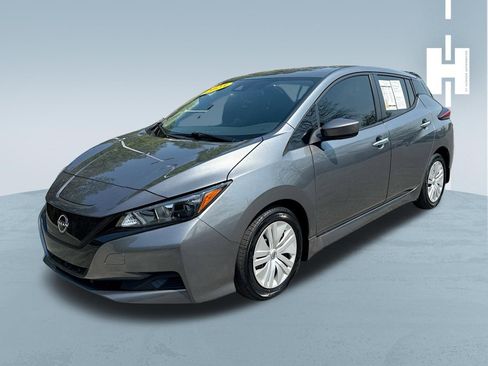 Used 2023 Nissan Leaf S image 3