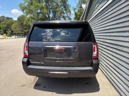 Used 2017 GMC Yukon XL SLE w/ Convenience Package AWD/4WD image 12