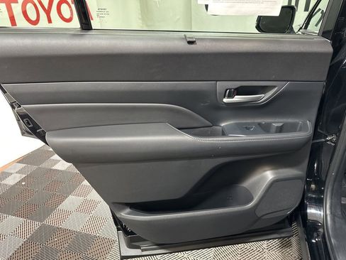 Used 2024 Toyota Grand Highlander Limited image 17