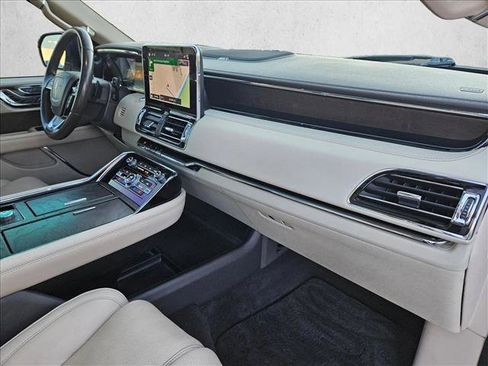 Used 2018 Lincoln Navigator Select w/ Technology Package image 22