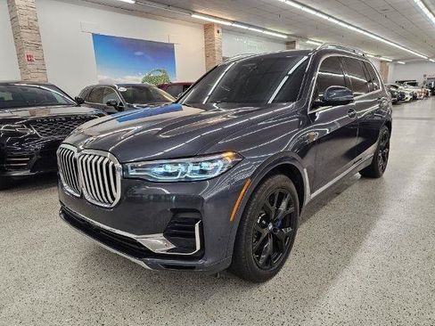 Used 2019 BMW X7 xDrive50i w/ Premium Package AWD/4WD image 2