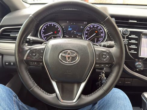 Used 2020 Toyota Camry SE image 10