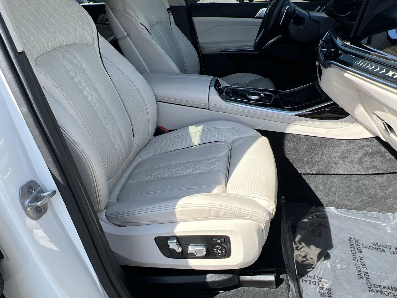 Used 2026 BMW X7 xDrive40i AWD/4WD image 26