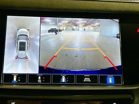Used 2024 Cadillac XT5 Sportv w/ Platinum Package AWD/4WD image 14
