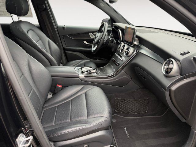 Used 2018 Mercedes-Benz GLC 300 4MATIC image 14