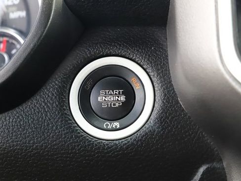 Used 2025 RAM 1500 Big Horn AWD/4WD image 37