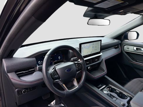 Used 2025 Ford Explorer ST-Line w/ ST-Line Street Pack image 26