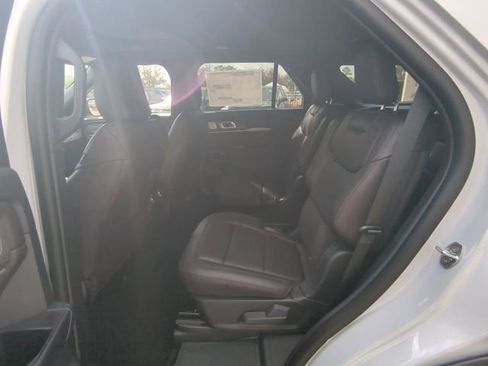 New 2026 Ford Explorer Platinum image 15