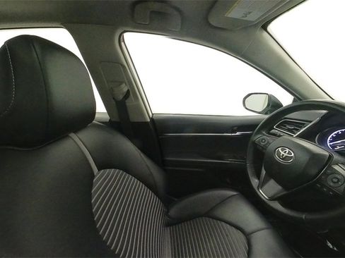 Used 2023 Toyota Camry SE image 31