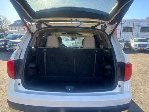 Used 2016 Honda Pilot Touring image 9