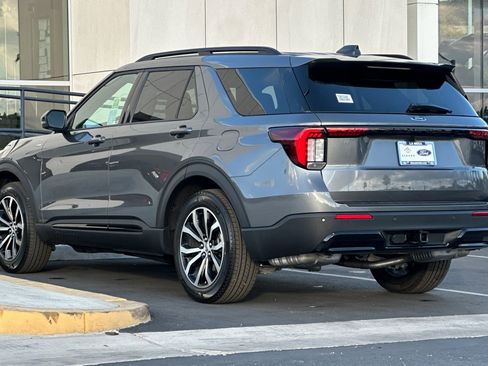New 2026 Ford Explorer ST-Line image 5