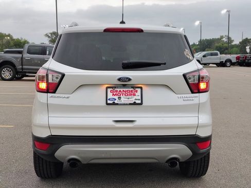 Certified 2017 Ford Escape Titanium FWD image 4