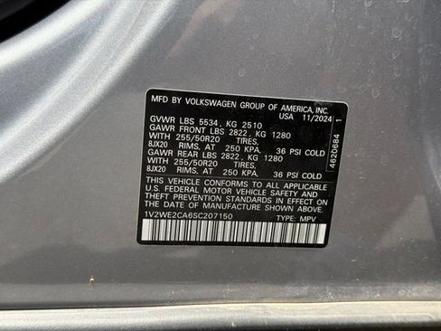 Used 2025 Volkswagen Atlas Cross Sport SE FWD image 34