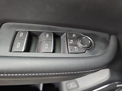 Used 2025 Buick Enclave Sport Touring w/ Super Cruise Package image 30