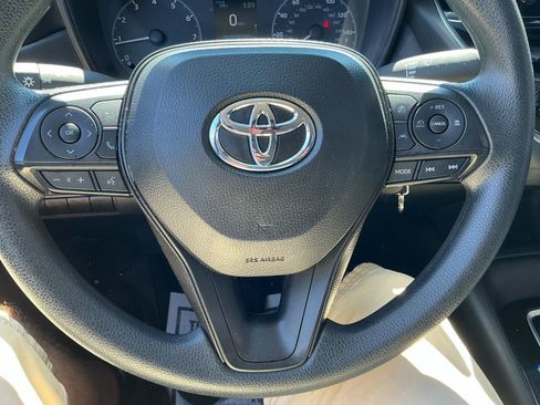 Used 2025 Toyota Corolla LE FWD image 10