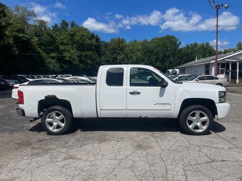 Used 2010 Chevrolet Silverado 1500 LS AWD/4WD image 4