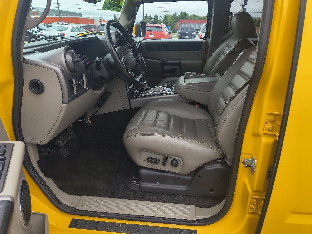 Used 2003 HUMMER H2 w/ Preferred Equipment Group AWD/4WD image 16