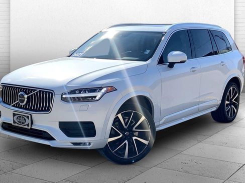 Used 2021 Volvo XC90 T6 Momentum w/ Climate Package image 12