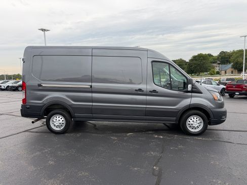 Used 2023 Ford Transit 250 Medium Roof AWD w/ Interior Upgrade Package image 7