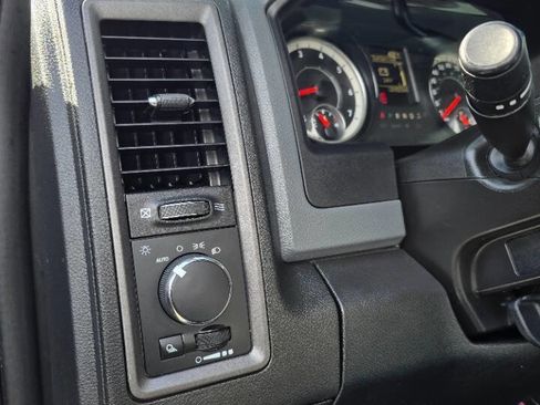 Used 2017 RAM 2500 Tradesman w/ Chrome Appearance Group AWD/4WD image 10