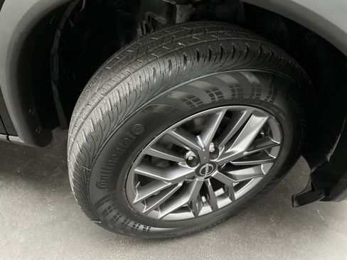 Used 2023 Nissan Rogue S AWD/4WD image 9