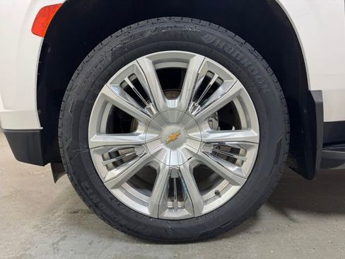 Used 2023 Chevrolet Suburban High Country AWD/4WD image 49