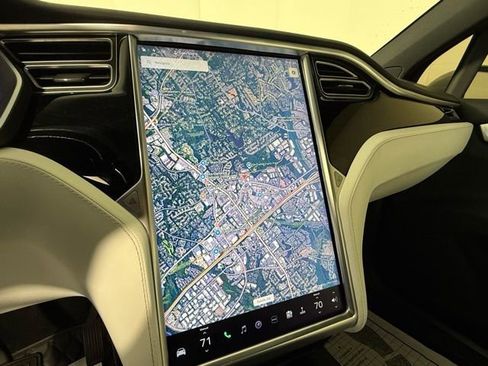 Used 2016 Tesla Model X 90D image 13