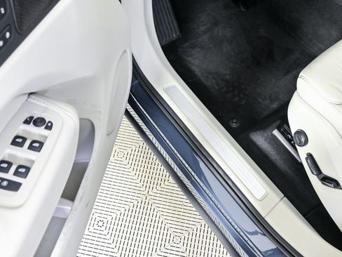 Used 2023 Volvo XC60 B5 Plus w/ Climate Package FWD image 10