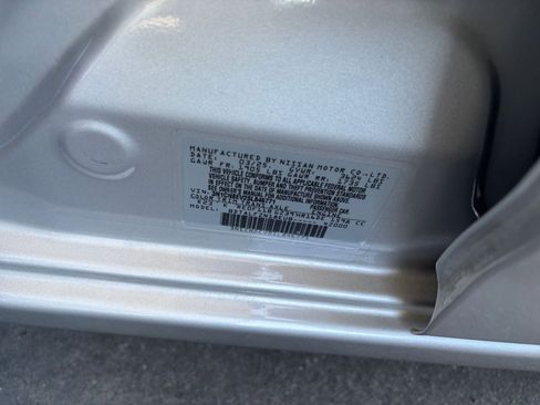 Used 2025 Nissan Versa SV FWD image 29