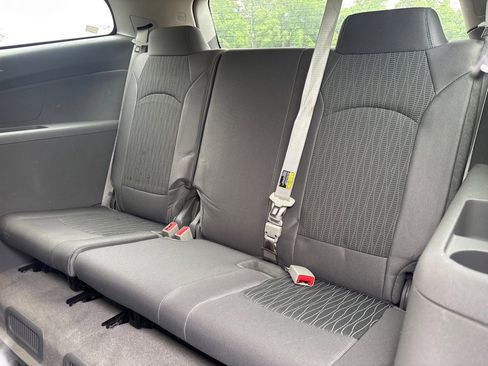Used 2017 Chevrolet Traverse LS FWD image 13